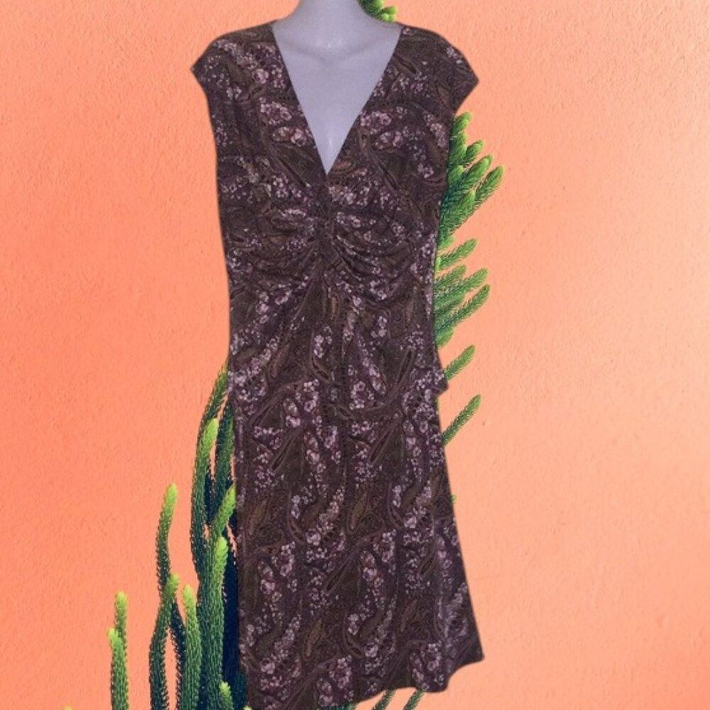Pretty Floral and Paisley Two Piece Dress. Size Large. Top and Skirt. Stretchy.